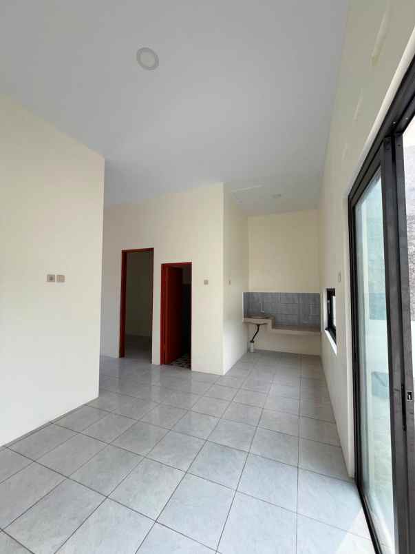 dijual rumah perumahan graha candi