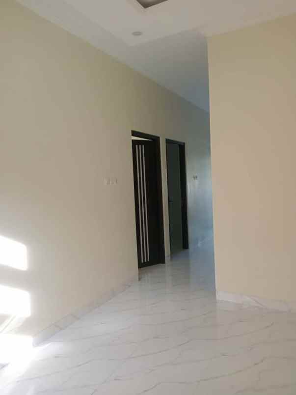 dijual rumah perumahan graha candi