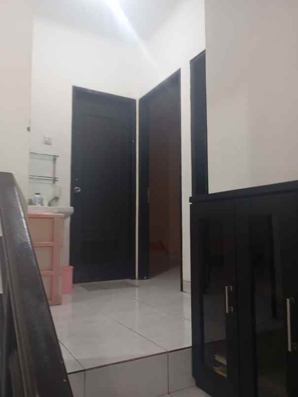 dijual rumah perumahan jatinegara baru