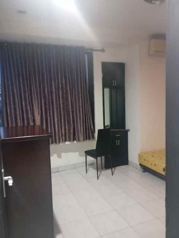 dijual rumah perumahan jatinegara baru