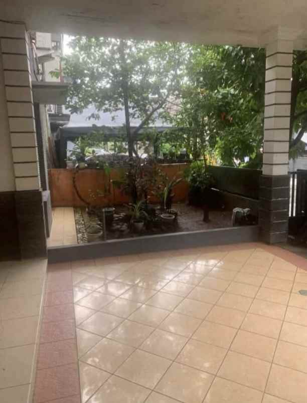 dijual rumah perumahan jatinegara indah