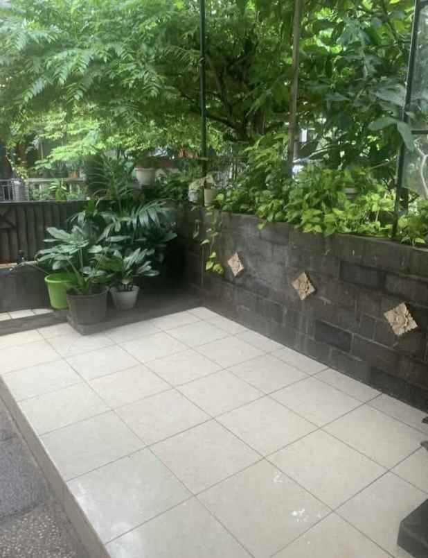 dijual rumah perumahan jatinegara indah