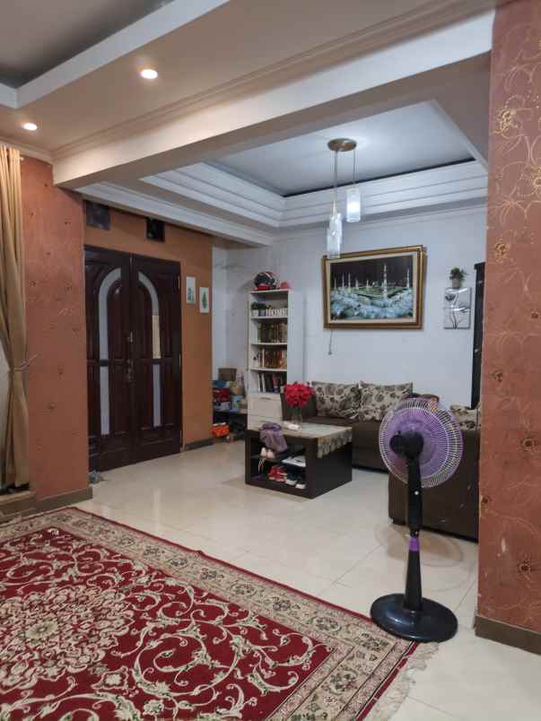 dijual rumah perumahan jatinegara indah