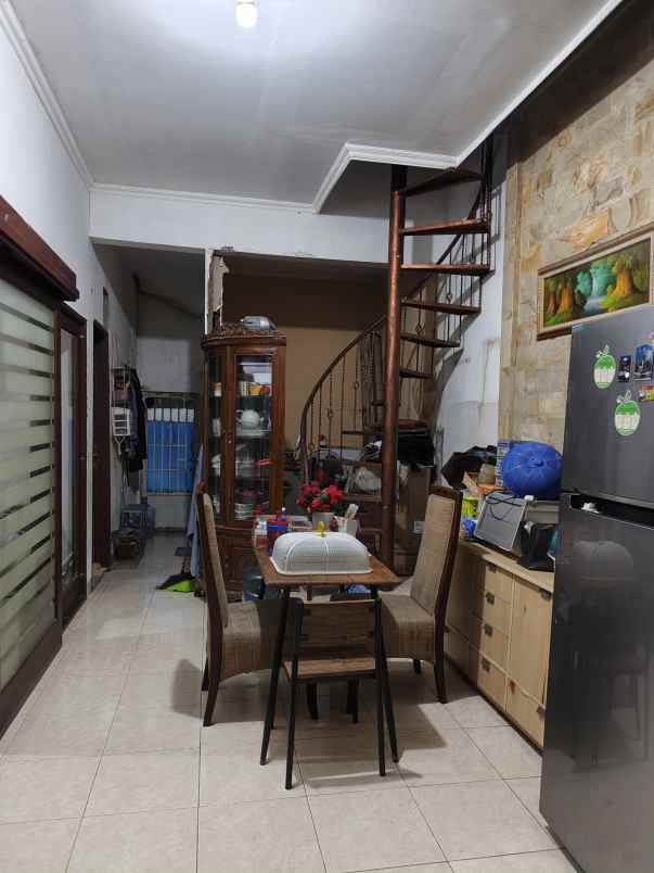 dijual rumah perumahan jatinegara indah
