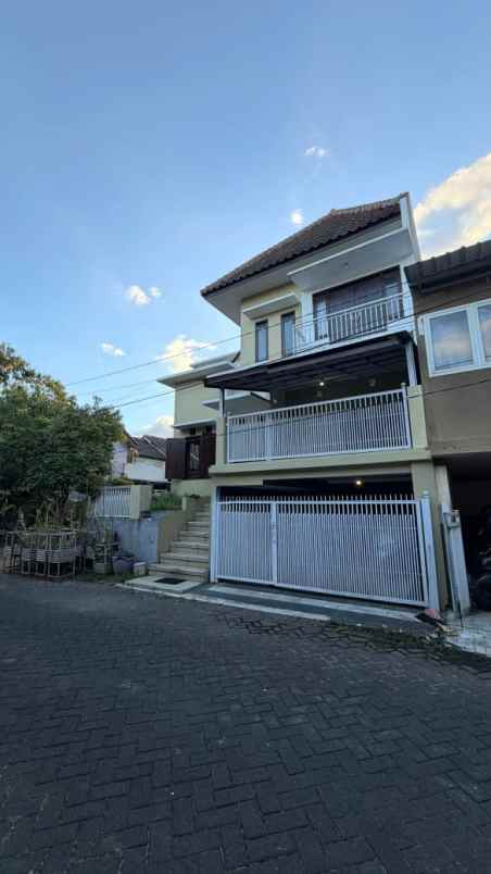 dijual rumah perumahan landungsari dau