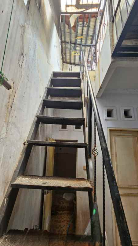 dijual rumah perumahan metland menteng