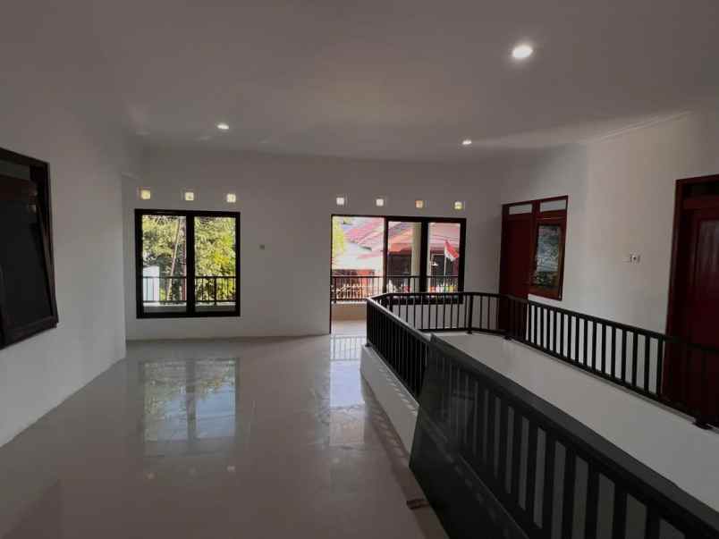dijual rumah perumahan rungkut harapan