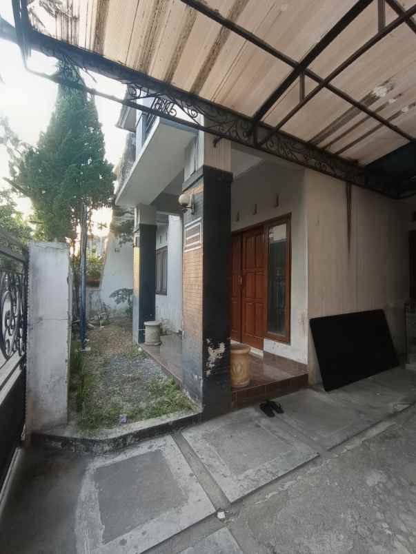 dijual rumah perumnas