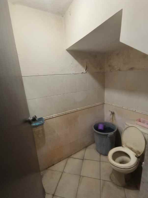dijual rumah perumnas