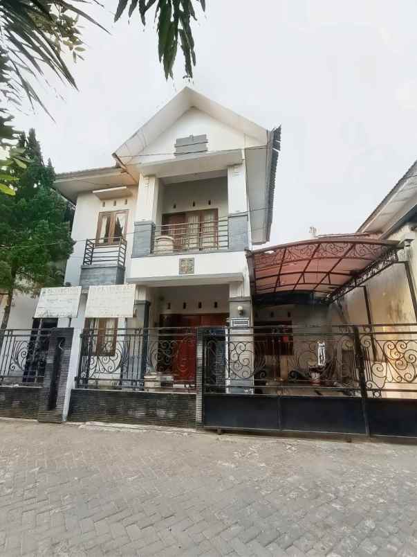 dijual rumah perumnas