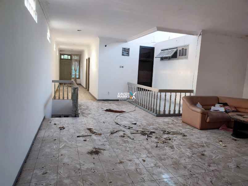 dijual rumah petemon