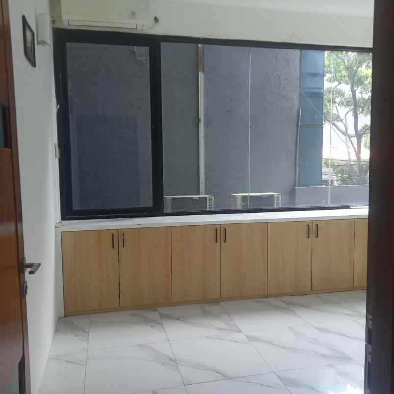 dijual rumah petojo