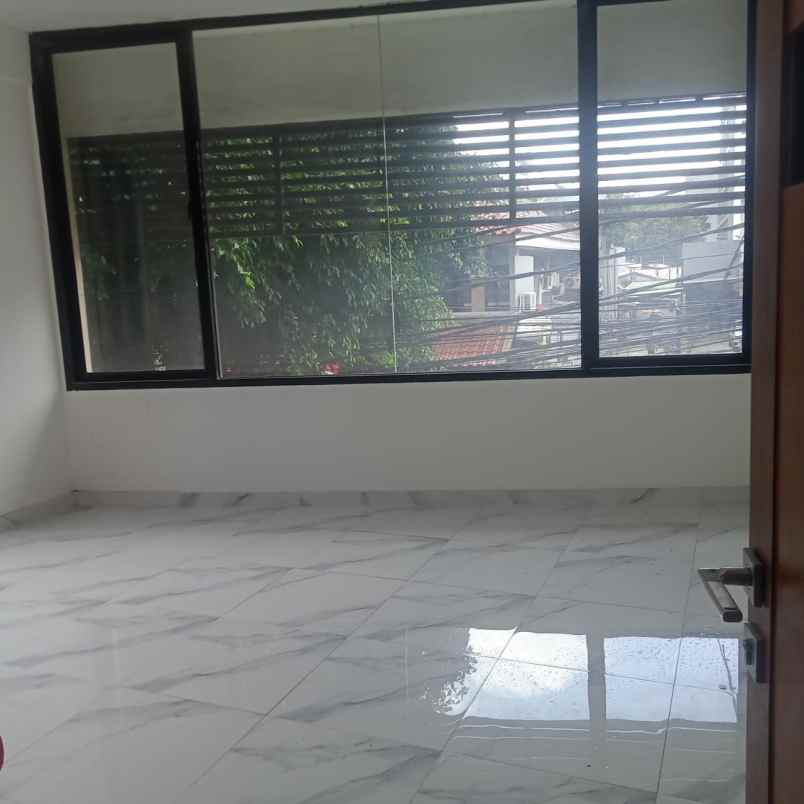 dijual rumah petojo