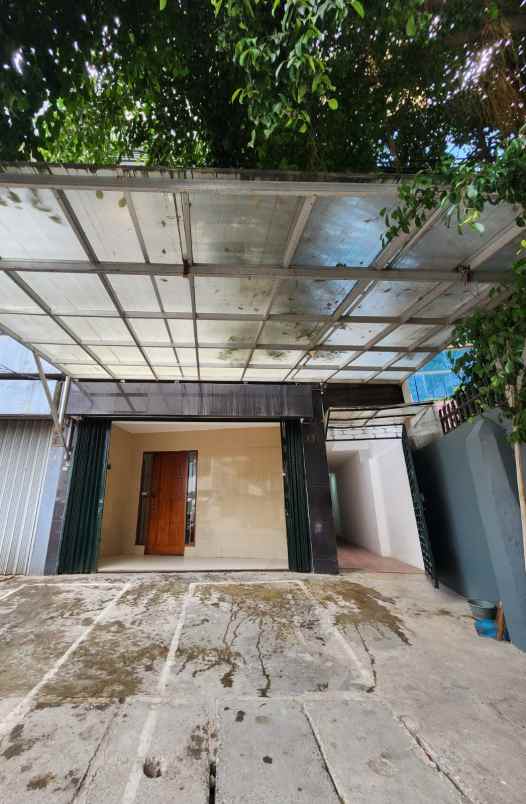 dijual rumah petojo