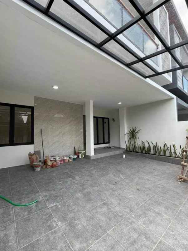 dijual rumah ploso kuning minomartani