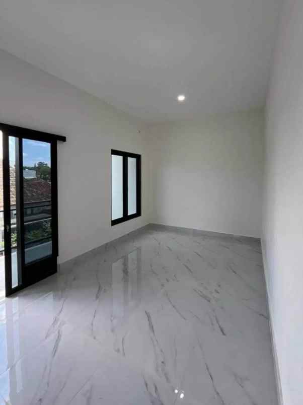 dijual rumah ploso kuning minomartani