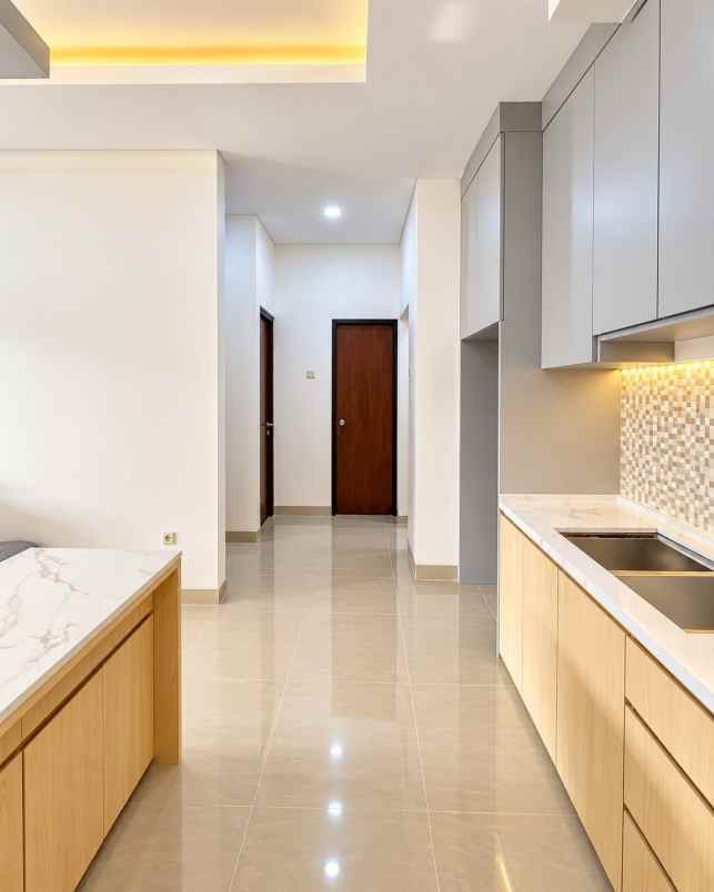 dijual rumah pondok aren