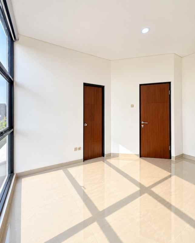 dijual rumah pondok aren