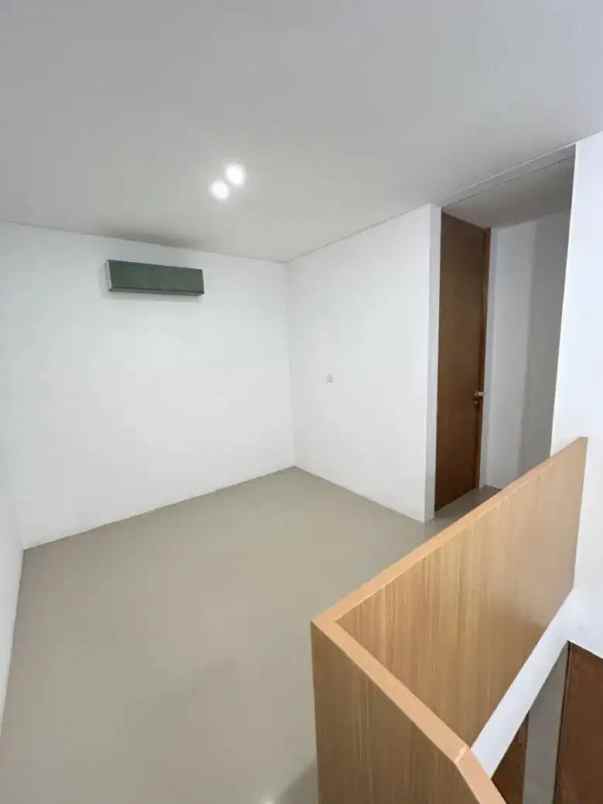 dijual rumah pondok kacang barat