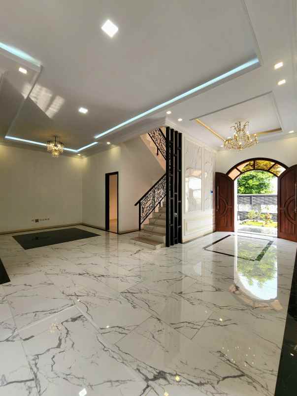 dijual rumah pondok kelapa