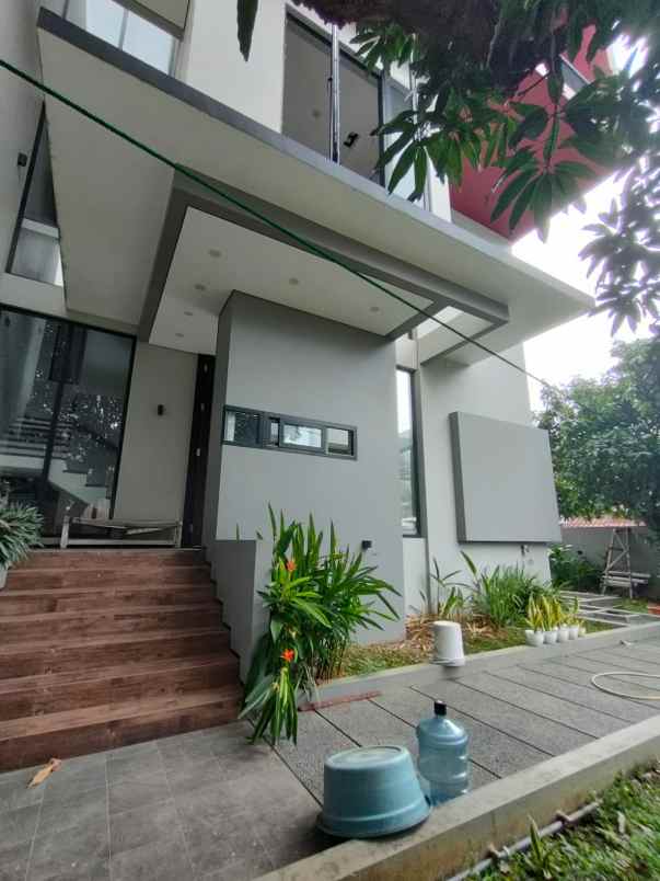 dijual rumah pulo nangka kayu putih