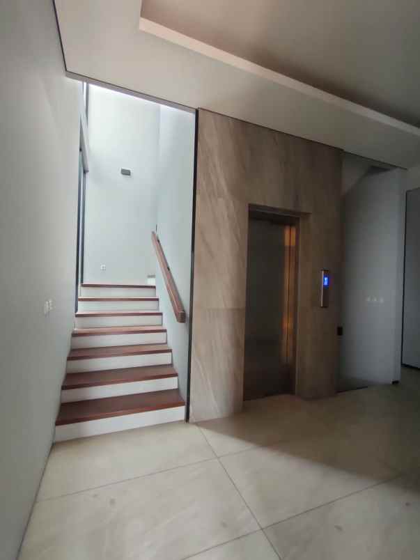 dijual rumah pulo nangka kayu putih