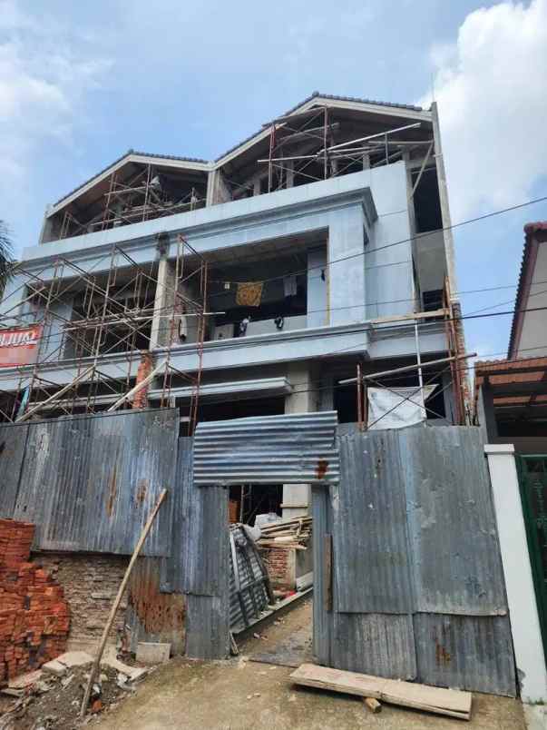 dijual rumah puri indah jl kembangan