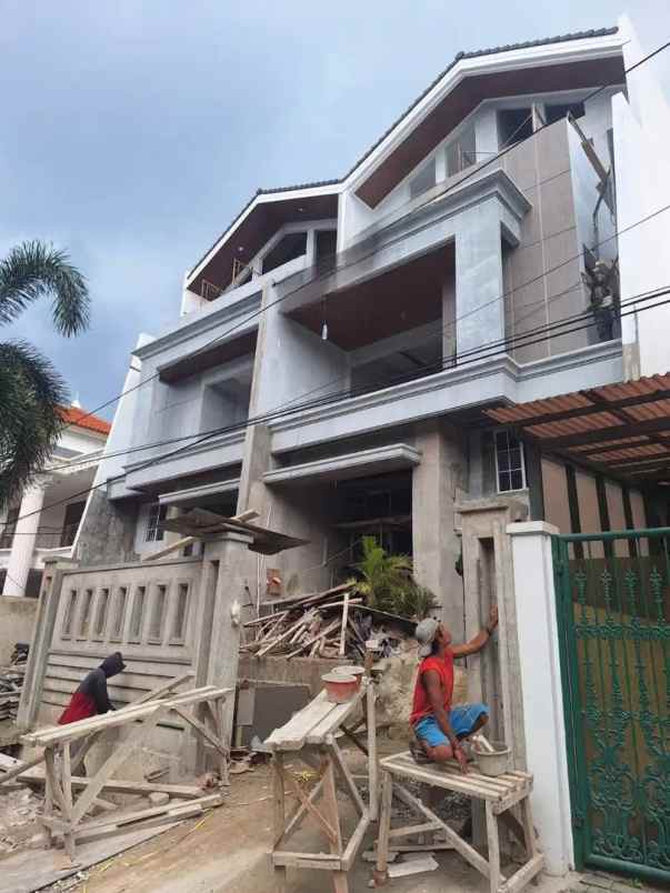 dijual rumah puri indah jl kembangan