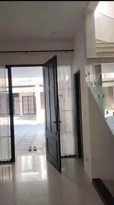 dijual rumah regency one