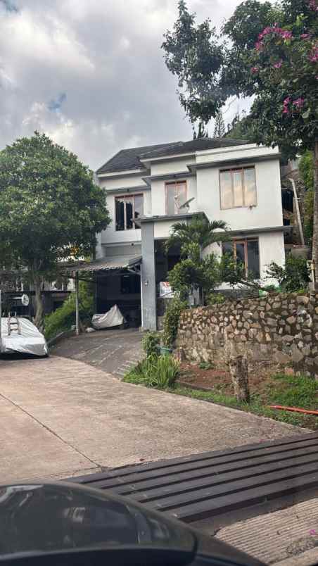 dijual rumah resor dago pakar