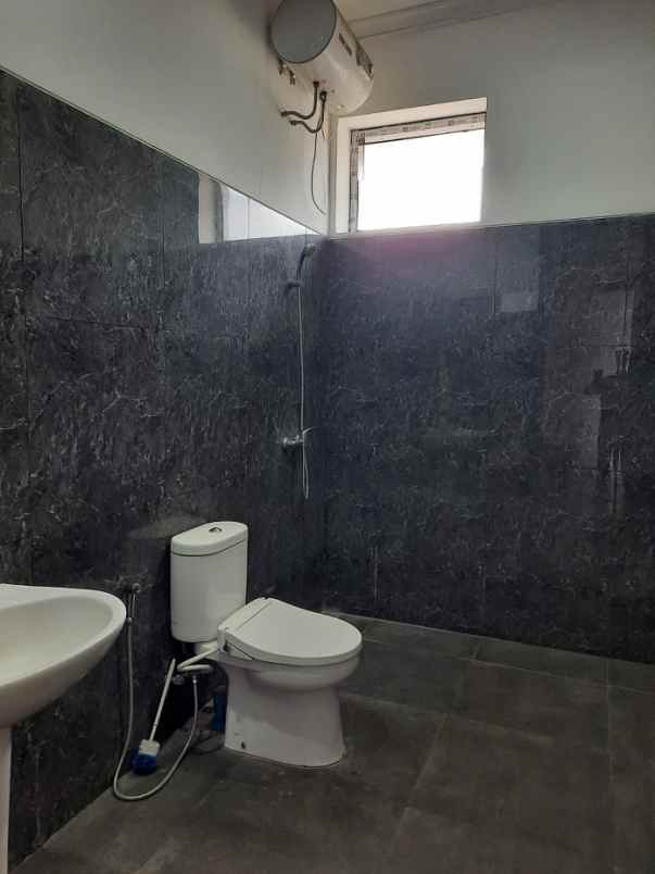 dijual rumah rumah cipinang elok 2 kel