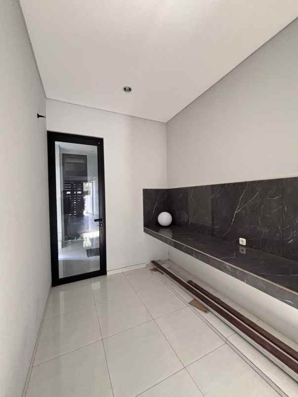 dijual rumah rumah citraland woodland