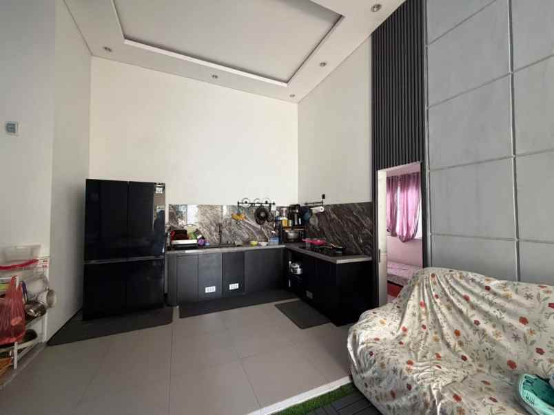 dijual rumah rumah valencia puri surya