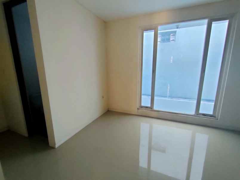dijual rumah rungkut madya