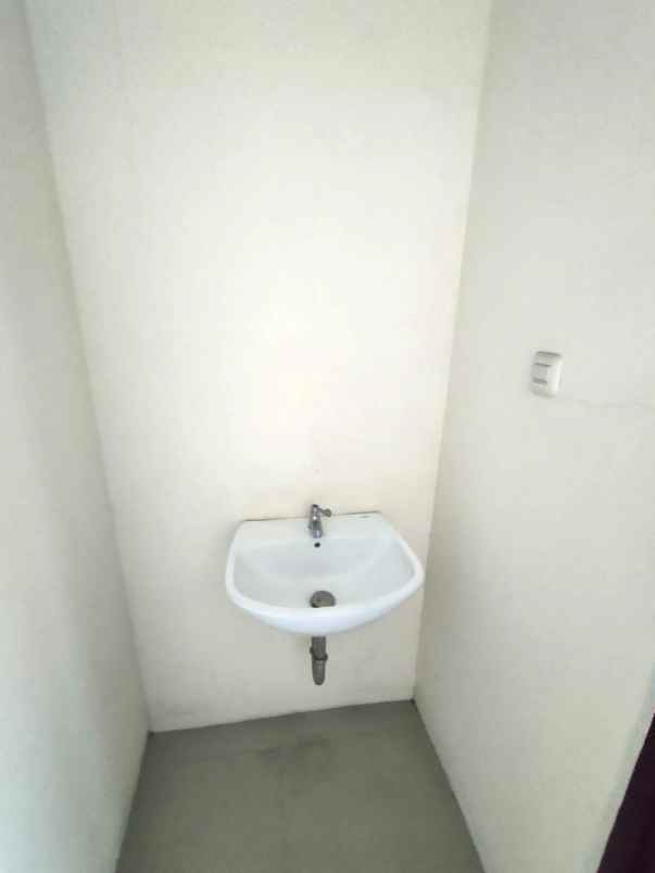 dijual rumah rungkut madya