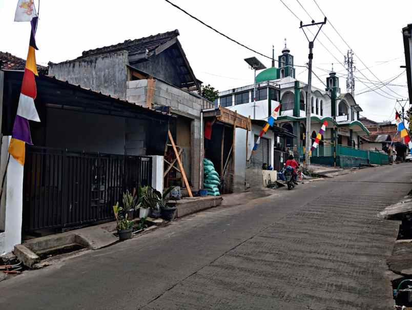 dijual rumah sariwangi