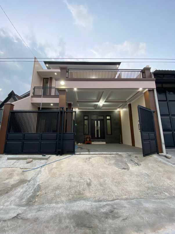 dijual rumah sawojajar