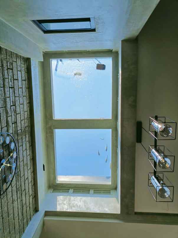 dijual rumah semi industrial