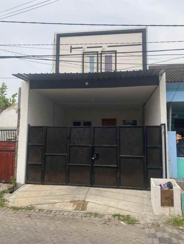 dijual rumah semolowaru selatan