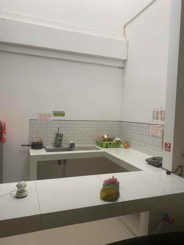 dijual rumah semolowaru selatan