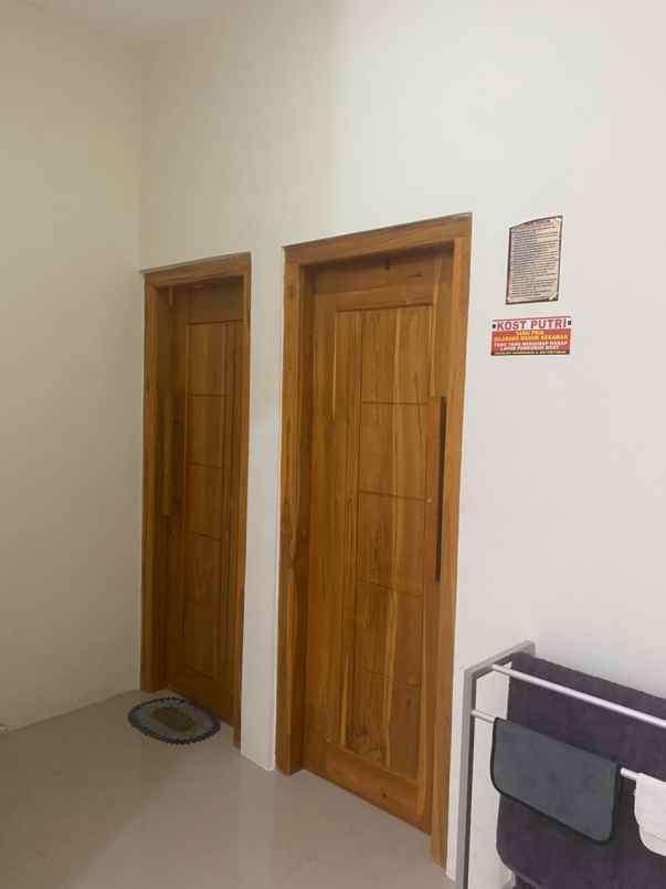 dijual rumah semolowaru selatan