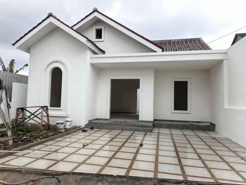dijual rumah shm 3 kamar di kedungpane semarang barat