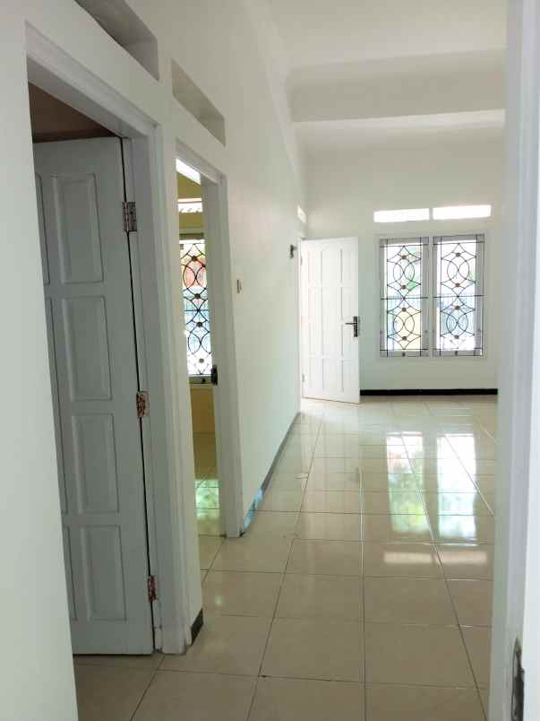 dijual rumah siap huni