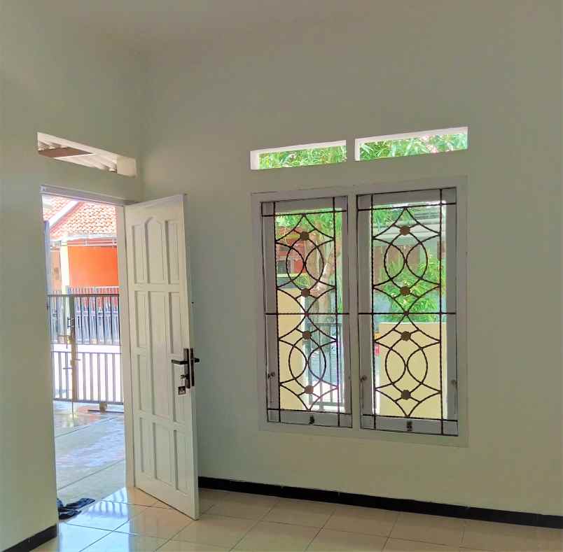 dijual rumah siap huni