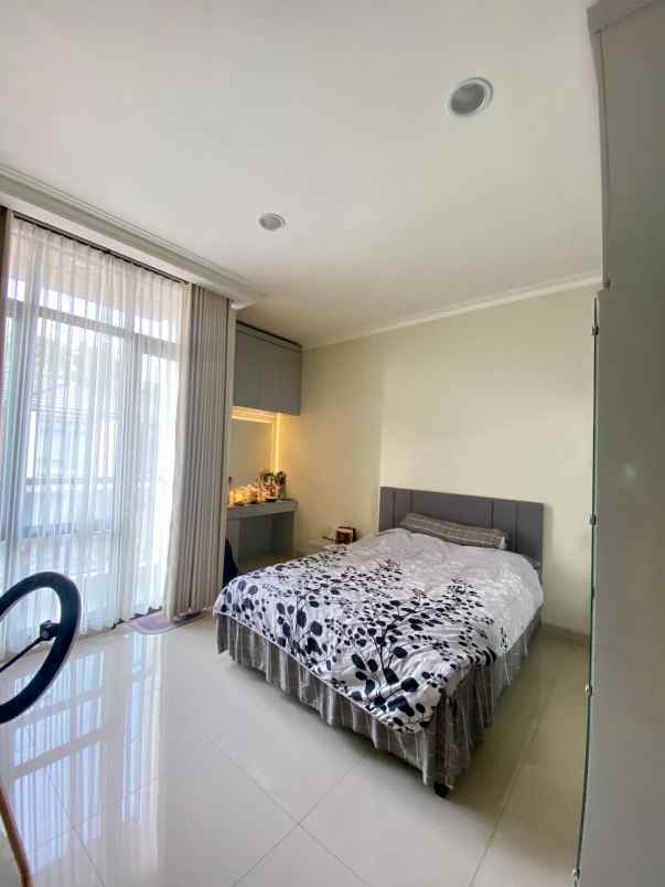 dijual rumah siap huni di kota wisata cibubur