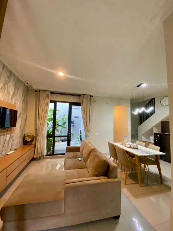 dijual rumah siap huni di kota wisata cibubur