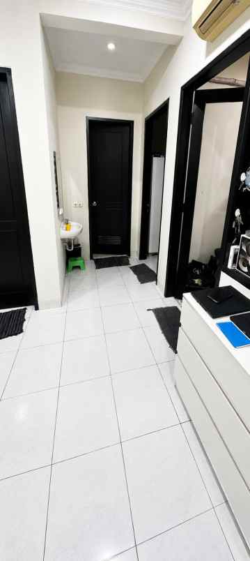 dijual rumah siap huni di legenda wisata cibubur