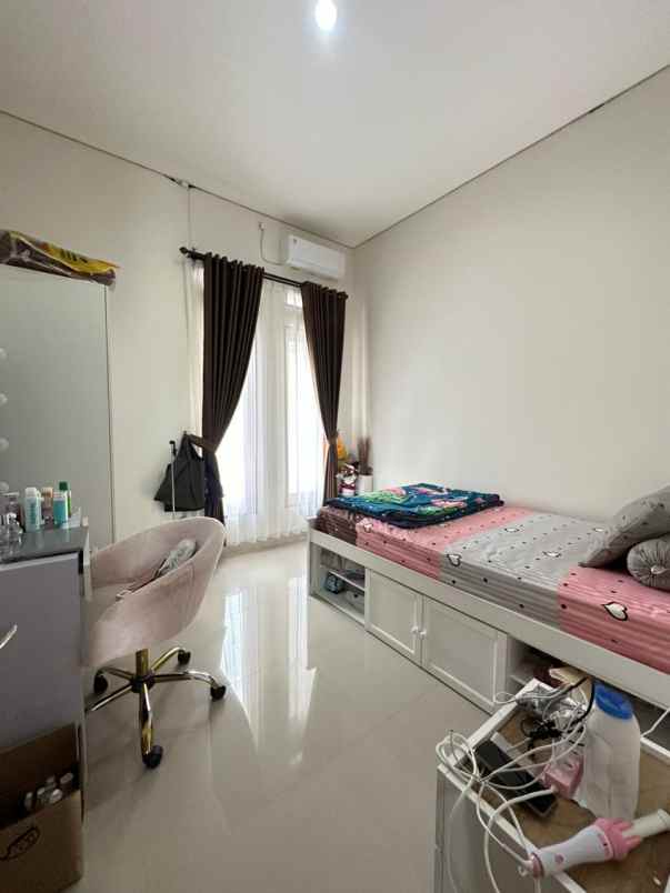 dijual rumah sidakarya renon