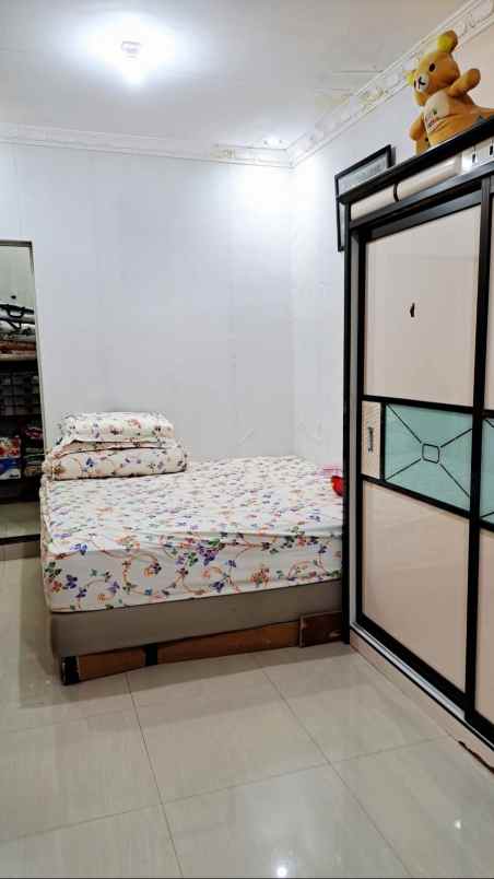 dijual rumah simpang darmo permai selatan