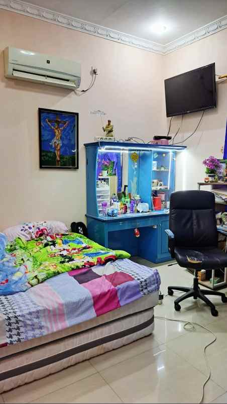 dijual rumah simpang darmo permai selatan